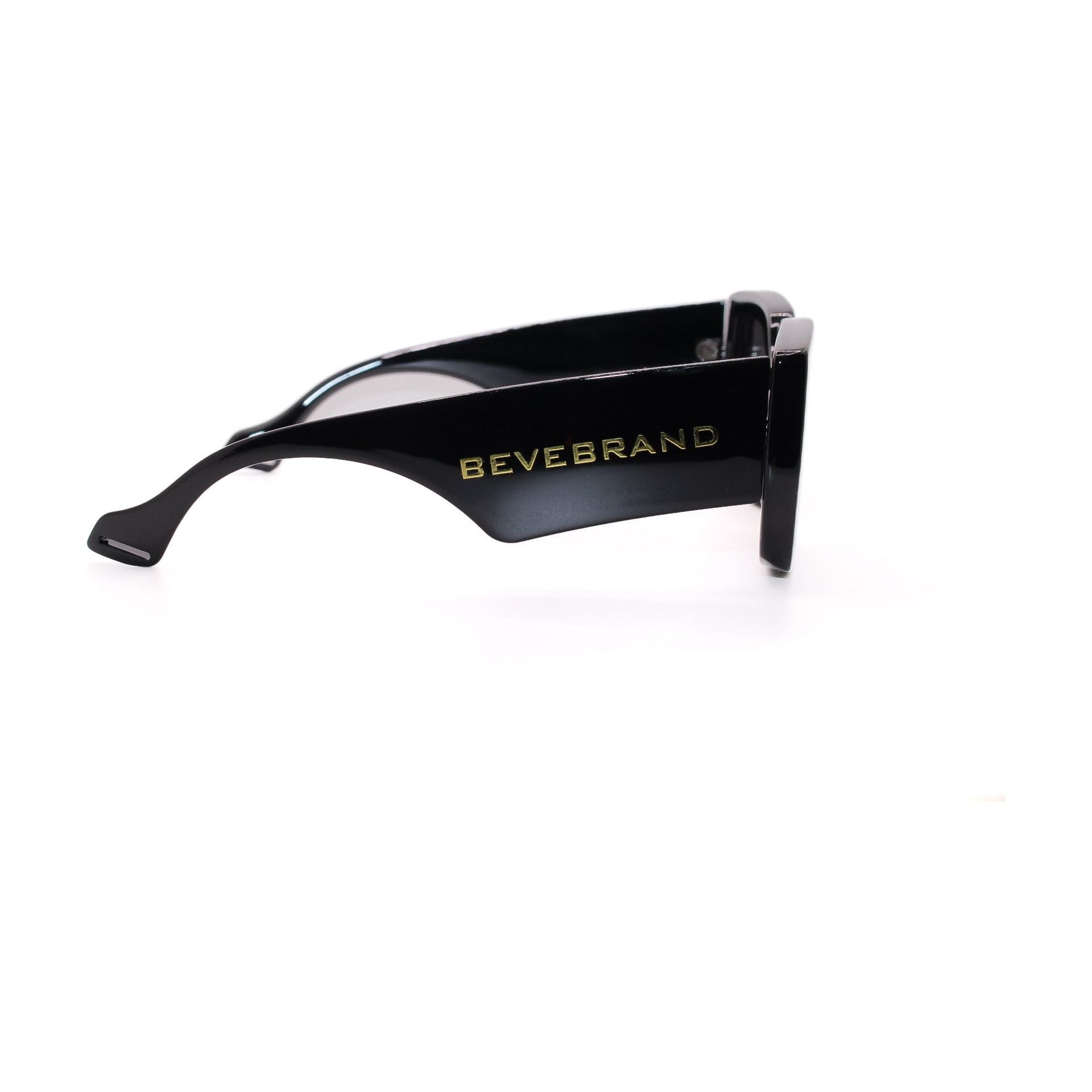 MAIN CHARACTER - BLACK